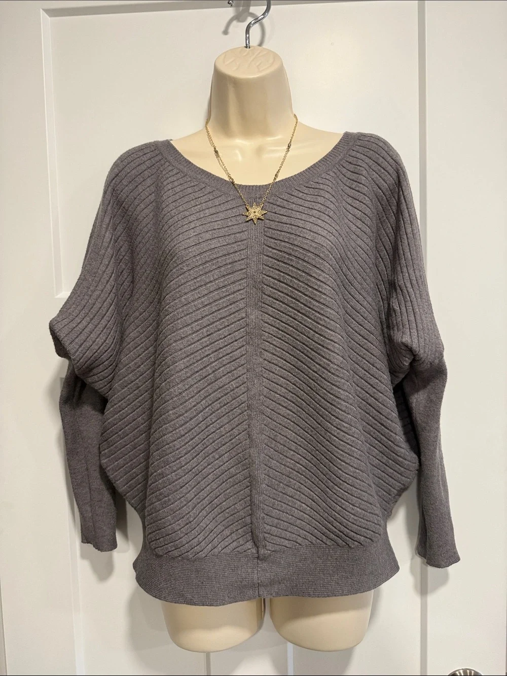 Cyrus Gray Ribbed Dolman Sleeve Sweater – Medium